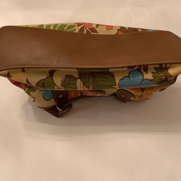 Jamaica Bay Flower Designed Purse - Picture 4 of 7